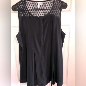 Elle Sleeveless blouse